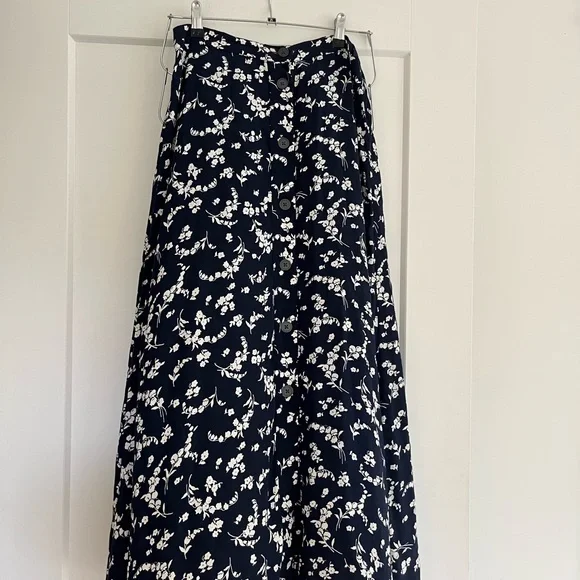 Gap button down floral maxi skirt - Picture 3 of 5